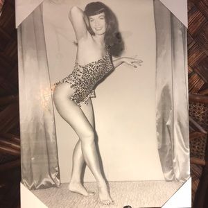 Bettie Page 1950s Pinup Model Canvas Photo 16x20